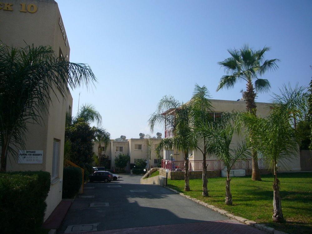 リマソールSanta Barbara Complexアパートメント エクステリア 写真