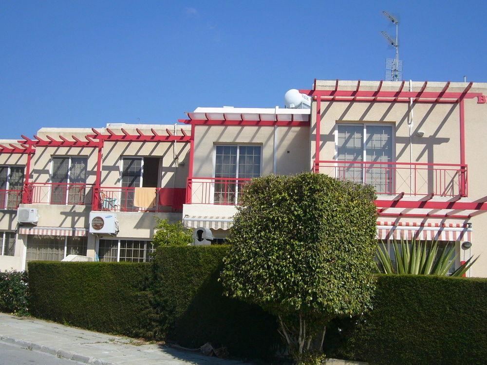 リマソールSanta Barbara Complexアパートメント エクステリア 写真